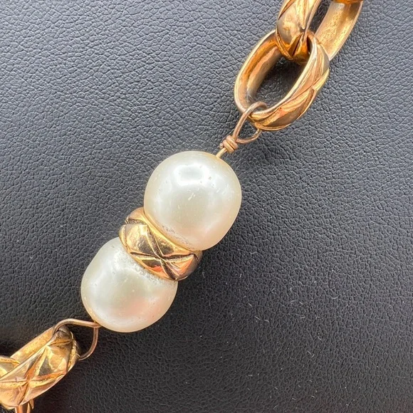 CHANEL Vintage 24k Gold Plated Necklace - Picture 3 of 8